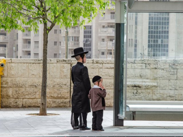 ממתינים לאוטובוס? | אילוסטרציה shutterstock 