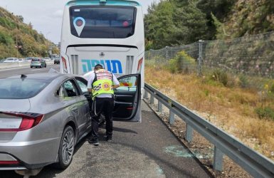 צוות הצלה בזירת התאונה