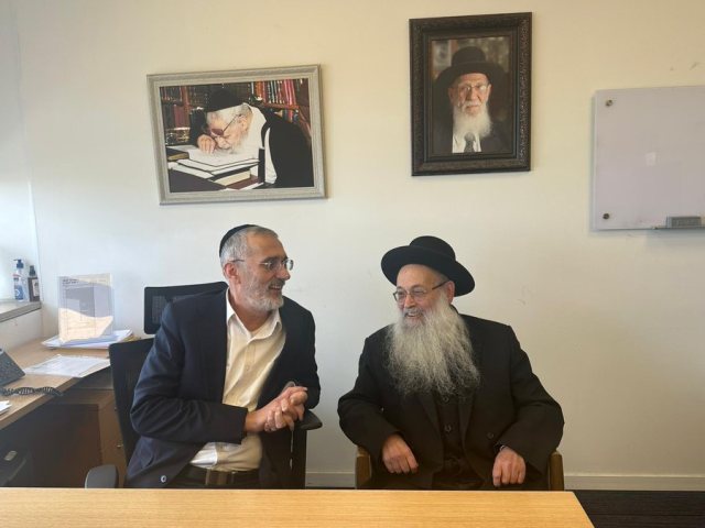 הגר"מ מאיה ונציג ש"ס בעיריה | קרדיט: ישראל כהן