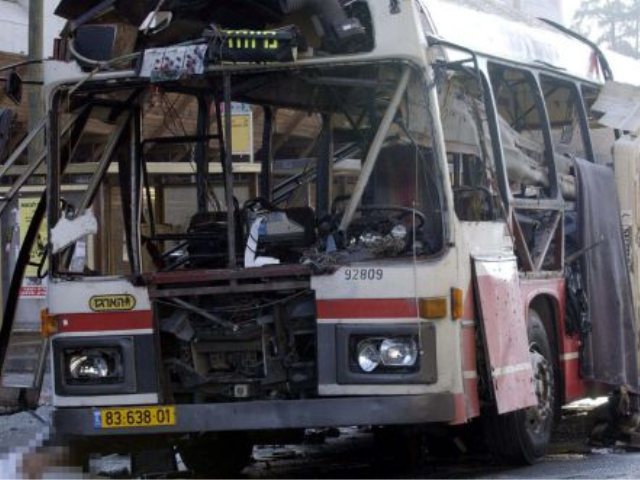 הפיגוע בקו 14א בירושלים בשנת 2003, בו נרצחו 17 בני אדם. צילום: אבי אוחיון - לע"מ
