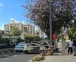 תאונה בשדרות ירושלים בחולון: רכב עלה על המדרכה
