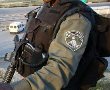 שוטרים במג"ב היכו עובר אורח בפניו, ודיווחו  כי הוא תקף אותם