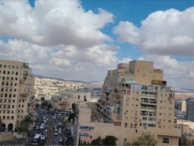 קריית בעלזא בירושלים. צילום: Google Maps