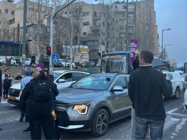 החסימה בכניסה לירושלים | עומדים ביחד