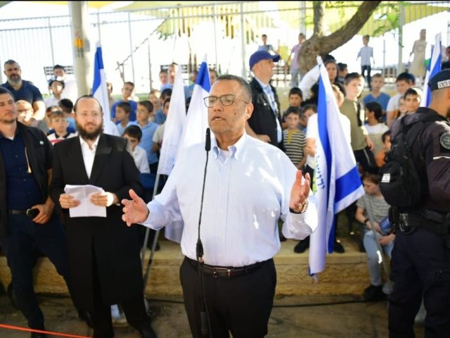 רפי בן חקון