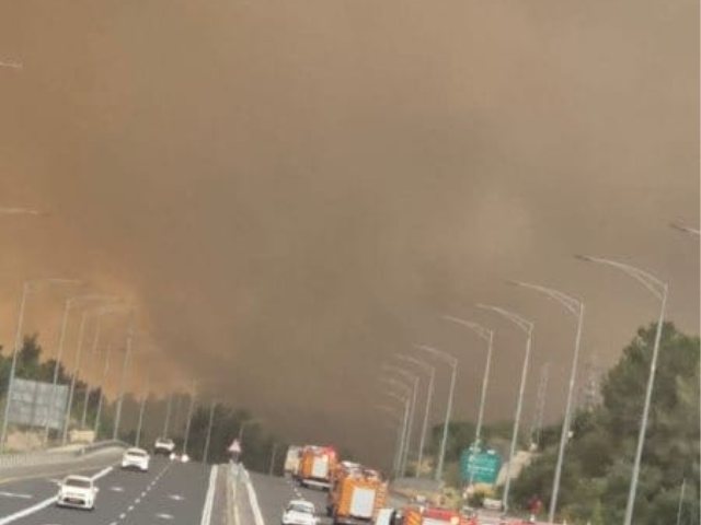 הלהבות חולפות על כביש 1 