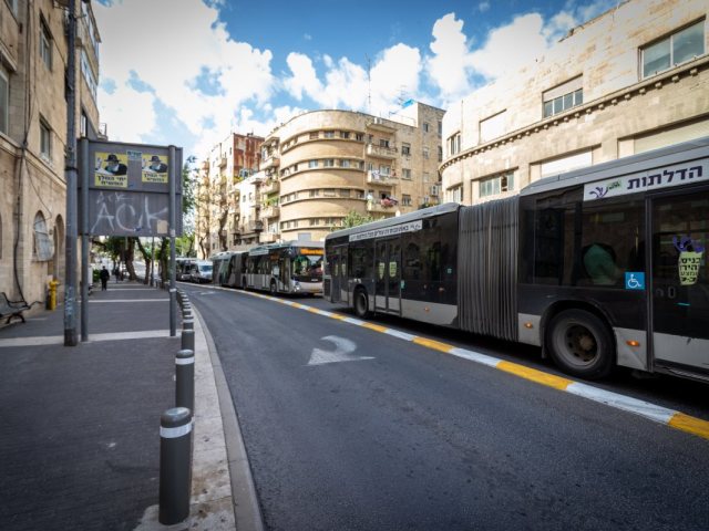 תחבורה ציבורית בירושלים | shutterstock