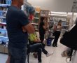 להמתין 40 דקות בתור לסופרפארם במרום נווה 