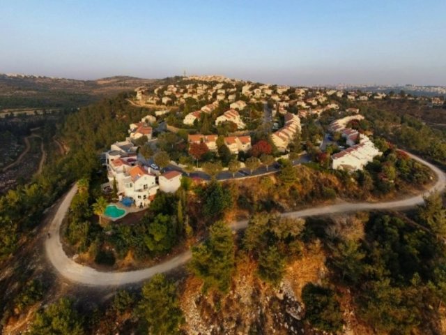 המעטפת סביב מבשרת (צילום: חגי אגמון-שניר, CC BY-SA 4.0, ויקישיתוף)