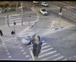 צפו: נהג רכב מנסה להמלט מהשוטרים תוך שהוא מסכן את הנוסעים עד שנעצר על ידי השוטרים
