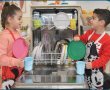 בגדרה מוציאים את הכלים החד-פעמיים מגני הילדים 