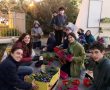 גם חניכי חוגי הסיירות של הקק"ל, באו לשתול בטו בשבט בגינה הקהילתית של שכונת העמק