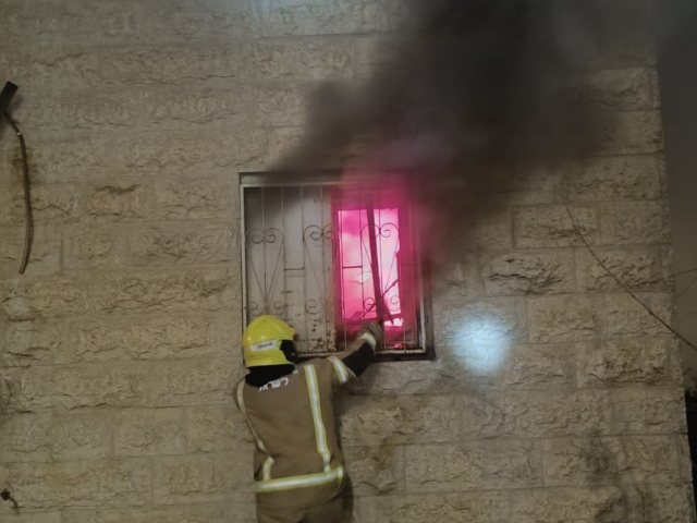 השריפה ברחוב מעגלי הרי"ם לוין. צילום: תיעוד מבצעי כב"ה מחוז ירושלים