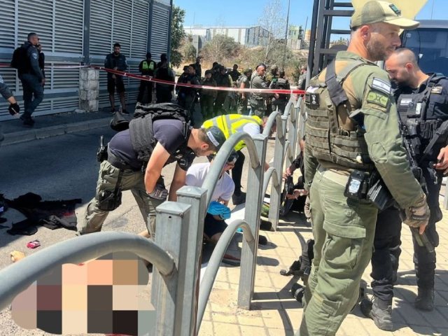זירת הפיגוע במחסום המנהרות. צילום: הצלה ללא גבולות
