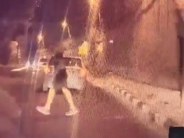 שב"חים קופצים מעל גדר ההפרדה בעטרות. פרסום לפי סעיף 27א לחוק זכויות יוצרים