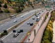 מימין: גשרי ההנפה הענקיית לאופניים | הדמיה: משרד התחבורה