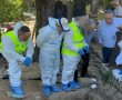 בדרך לירושלים: צפו - מוציאים את עצמות סבו וסבתו של הרצל מקבריהם לצורך הקבורה בבירה  (וידאו)