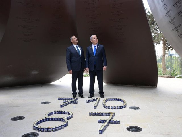 נתניהו וליאון באנדרטה לחללי המלחמה. צילום: עמוס בן גרשום - לע"מ