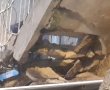 מבנה קרס בגלל הגשמים: צוותי כבאות חילצו את המשפחות מהמקום 