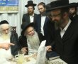 "אי אפשר לצמוח בתורה רק מברכות": מדוע סירב הגר"מ שטרנבוך לברך את החתן?