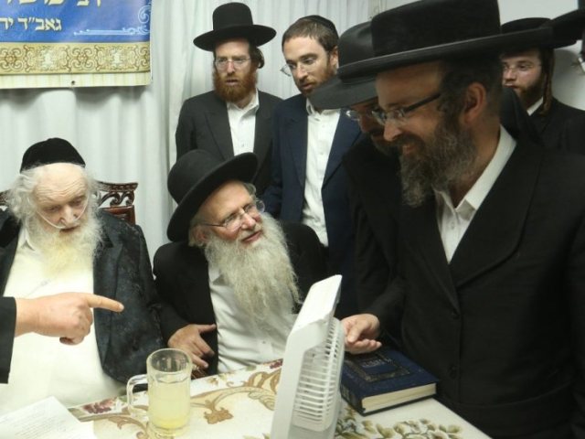באדיבות המצלם