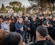 "אתם לא לבד": הפועל ב"ש בסיור מרגש לזכר קורבנות ה-7.10 (וידאו)