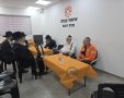 הגרא וייס שליטא בניחום אבלים אצל אלי ביר | מקור: משה וייסברג