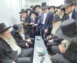 והחי יתן אל ליבו: האדמו"ר רבי דוד פינטו ניחם את האבלים בבית גאון הדור זי"ע