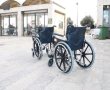 כסאות גלגלים הועמדו לטובת בעלי מוגבלויות הפוקדים את הכותל