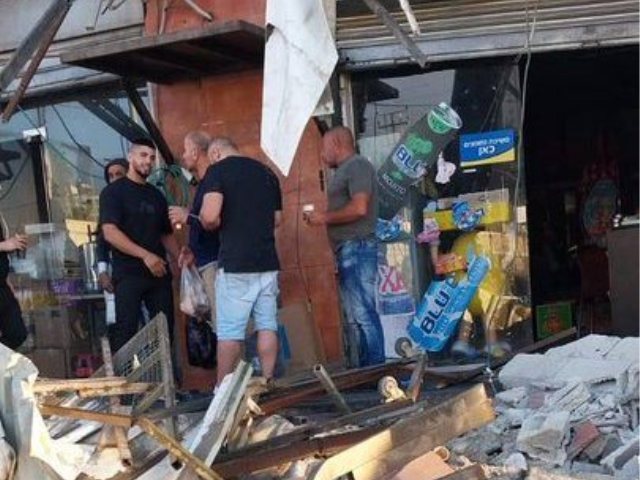 הריסת מבנים ליד מחסום שועפאט. פרסום לפי סעיף 27א לחוק זכויות יוצרים