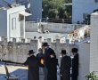 ומנותר קנקנים: בני האדמו"ר מטשארנאביל שרפו את הפתילות