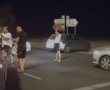 צפו: פעילי ימין חסמו את הכניסה לחצרים בתור ''נקמה''