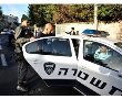 בגלל סכסוך עם השכנים: ניפצו שמשה אחורית וניקבו גלגלי ניידת משטרה