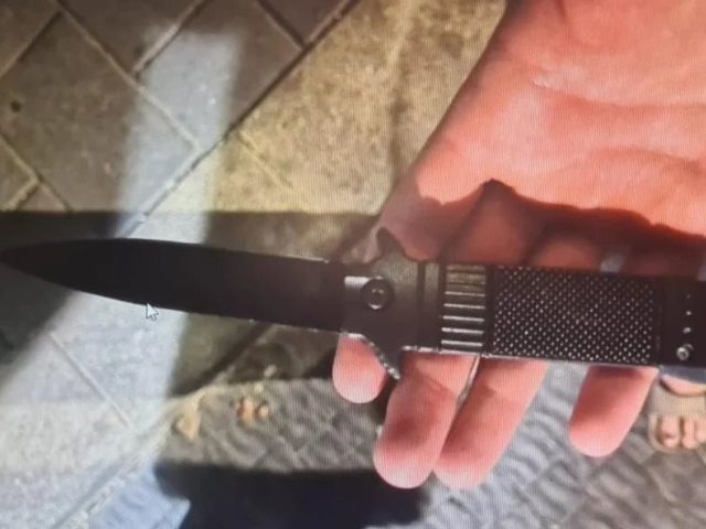 הסכין שבה בוצעה הדקירה. צילום: דוברות המשטרה