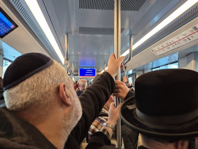 צפוף ברכבת | שימוש לפי סעיף 27א