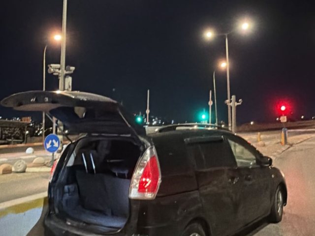 הרכב שפרץ את המחסום | דוברות המשטרה