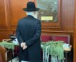האדמו"ר הורה, וחיילי צה"ל זוכים להגנה:  ציצית