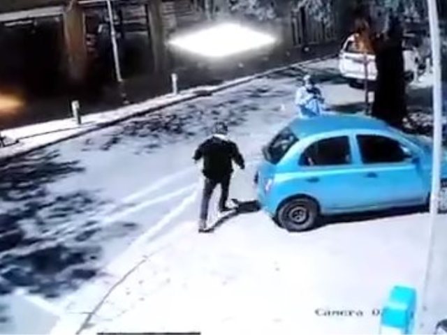 תקיפת עו"ד נתי רום. צילום: מצלמת אבטחה