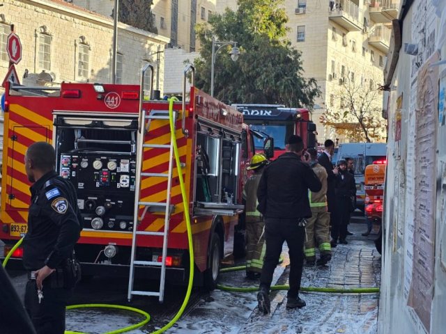 	 השריפה בפנימייה ברחוב דוד ילין. צילום: אריק אבולוף כב"ה מחוז ירושלים